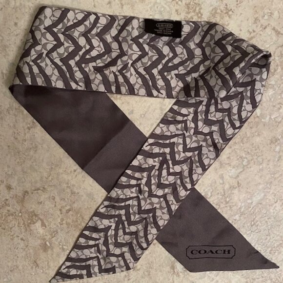 COACH: SIGNATURE 100% SILK 'ZEBRA ZIGZAG' SCARF-35.5" X 2.5" *NEW WITHOUT TAGS* - Picture 1 of 5